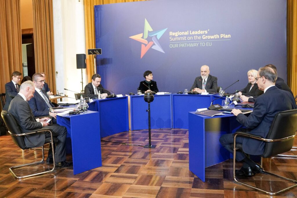 Мицкоски од Тирана: Планот за раст е заложба за вистинска промена