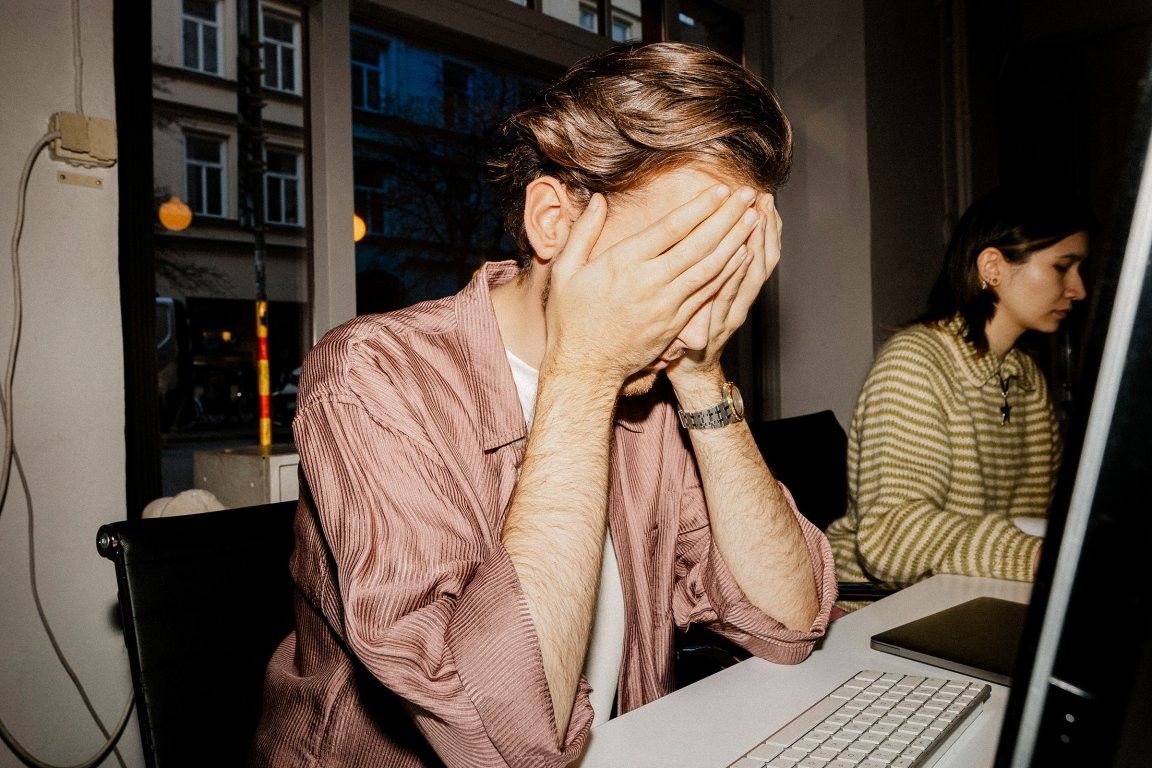 Состојбата на програмерите е тешка, многу тешка: Илјадници технолошки работници се соочуваат со масовни отпуштања и најтешка криза во индустријата од 2003 година