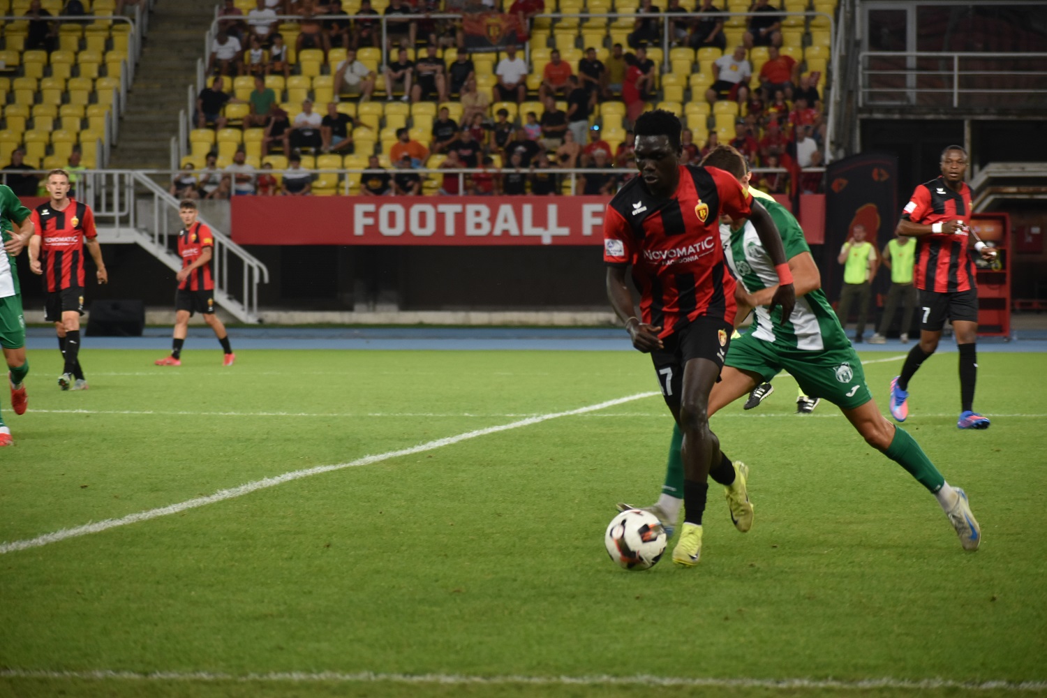 Вардар го победи Тиквеш, Пелистер ја совлада Брера