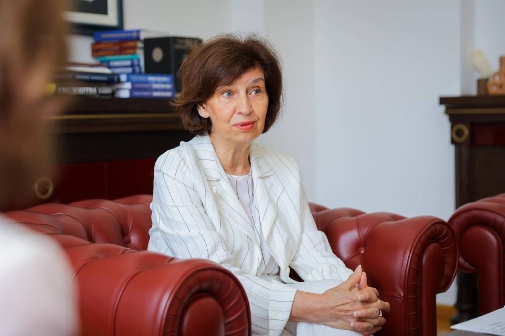 Сиљановска-Давкова: Албанскиот јазик е дел од нашиот раскошен мозаик и влог во иднината на заедништвото