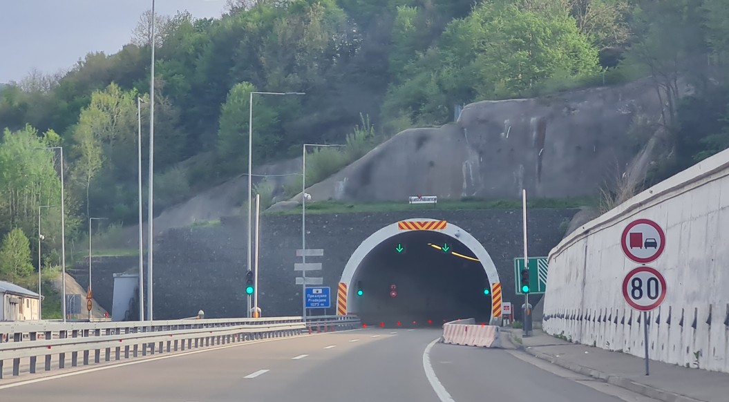 КОНЕЧНО  СО ДОГОВОР ЗА ТУНЕЛОТ, подготовка за изградба на меѓуграничниот железнички тунел со Бугарија