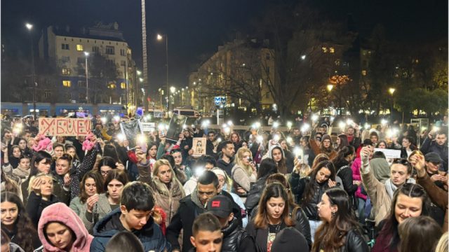 Протест против македонскиот лекар пред Воено-медицинската академија во Софија