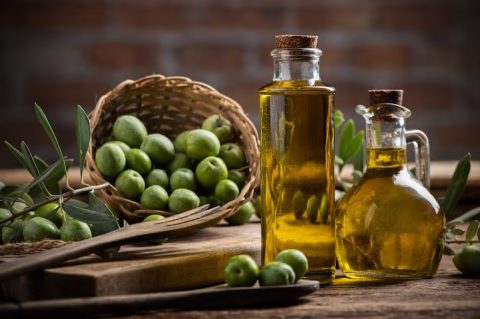 Маслиново или кокосово масло: Кое е поздраво?