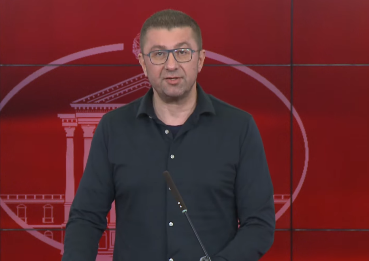 Мицкоски најави прес за во 15 часот и 30 минути