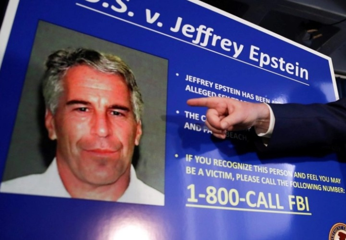 И Сенатот изгласа објавување на досиејата на Епштајн