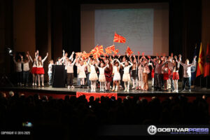 81 година слободен Гостивар-Најмладите со песна, игра и глума искажаа љубов и почит кон градот