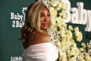 (Фото) Го остави рекетот на теренот и облече секси фустан: Серена Вилијамс како што не ја познаваме