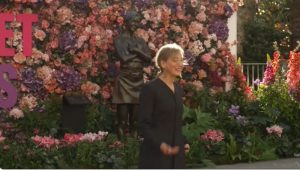 (ВИДЕО) Во природна големина – Во Лондон беше откриен ликот на Бриџит Џонс, Зелвегер рекла: „Ова не е нешто што го очекувате“