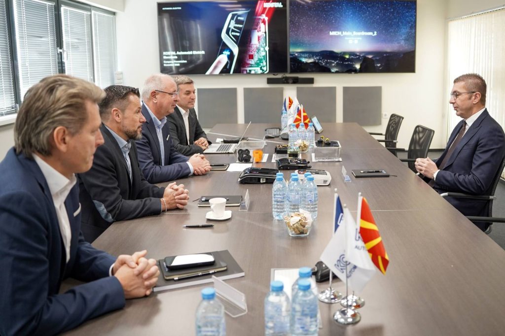 (Видео) Мицкоски со најава за нови инвестиции и вработувања на „Костал“
