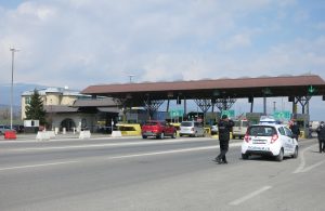 Две лица лишени од слобода на патарина Гостивар заради пребрзо возење