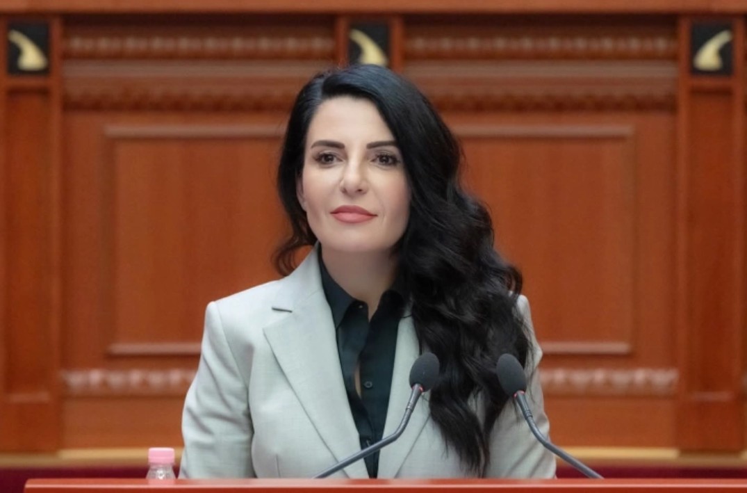 СПЕЦИЈАЛНИОТ СУД НА АЛБАНИЈА НЕ ГИ ПРОМЕНИ ОДЛУКИТЕ ЗА БАЛУКУ – отануваат безбедносните мерки за албанската вицепремиерка