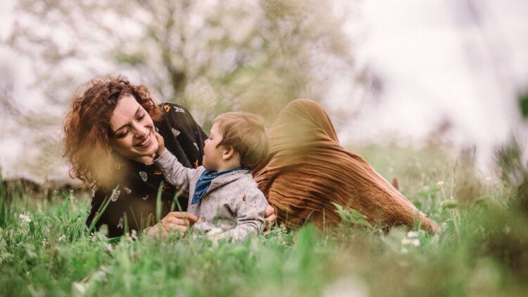 Навики на најдобрите мајки: Како љубовта, свесноста и грижата создаваат среќно семејство