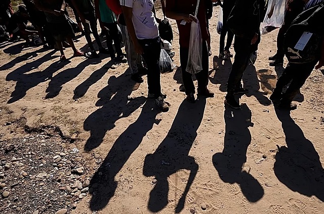 УНХЦР: Климатските промени предизвикаа раселување на милиони луѓе