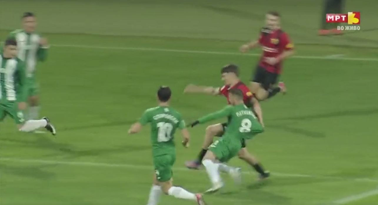 Спорен момент на вечното дерби, имаше ли пенал за Вардар? (ВИДЕО)