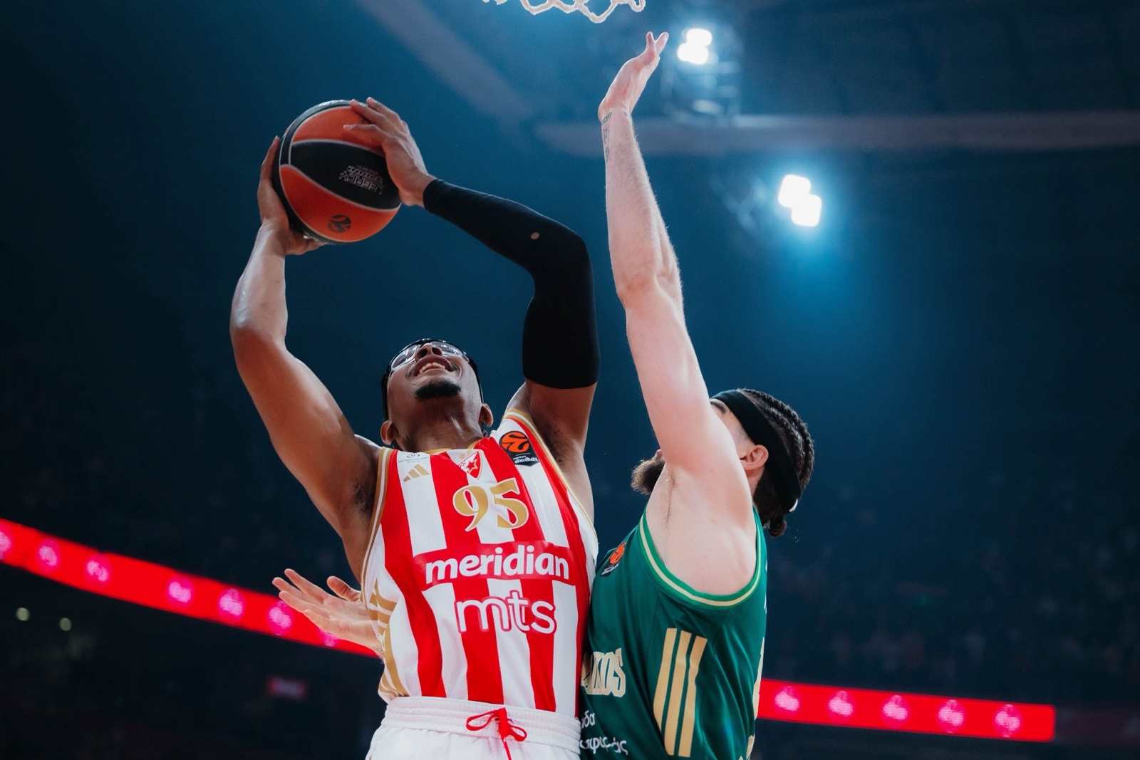 Црвено-бела рапсодија: Звезда го разнесе Панатинаикос