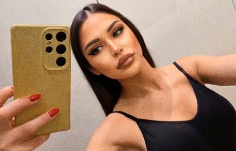 Александра Младеновиќ го „запали“ Инстаграм со провокативен изглед од луксузниот одмор во Дубаи