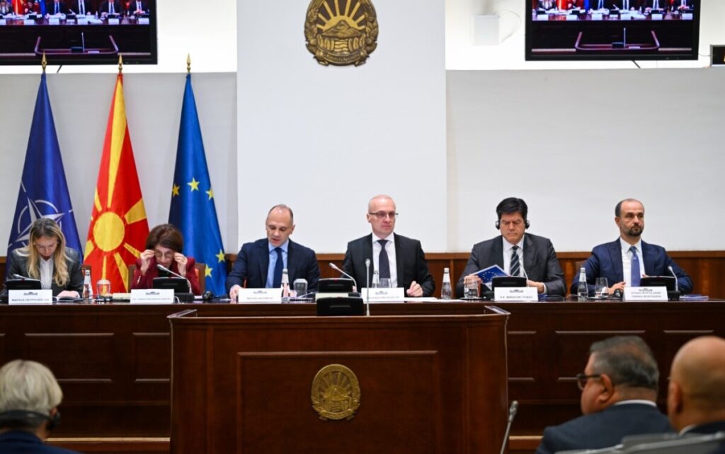 Извештајот на ЕУ на расправа во Собрание – Сиљановска-Давкова: Ние предолго го одиме овој маратон со пречки