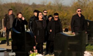 Марија Шерифовиќ се збогуваше со својот татко со трогателен говор: „Ништо не ти замерувам“