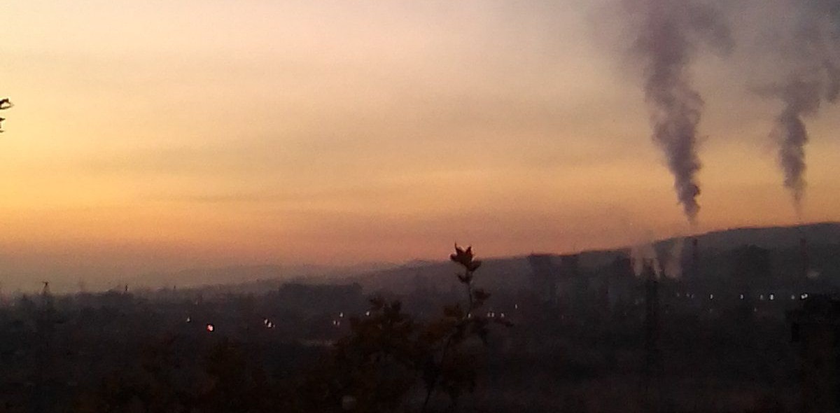 ЗГХ: 60 инспектори ќе контролираат контејнери, а Скопје се гуши во аерозагадување