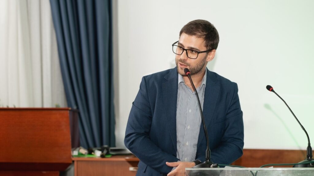 Flex Broker: Стратешкиот мост меѓу клиентите и современите осигурителни решенија