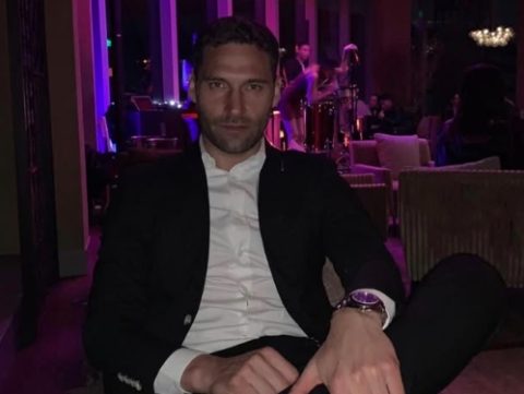 Душко Тошиќ денес има причина за славење – неговите ќерки Атина и Ника се со него