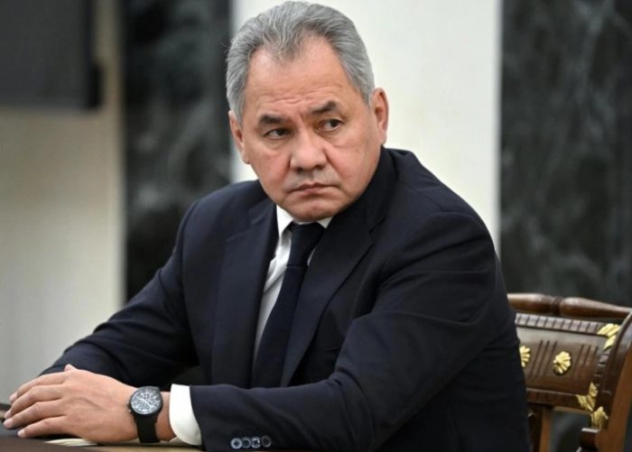 СПРЕЧЕН АТЕНТАТ ВРЗ ШОЈГУ: Нападот бил планиран при посета на гробот на роднини на гробиштата во Моска, приведени се три лица