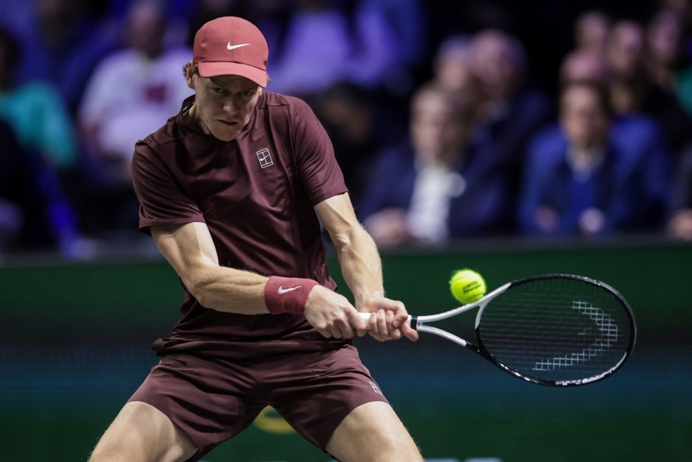 Синнер го освои Париз и се врати на првото место