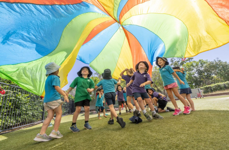 Распеани небинарчиња