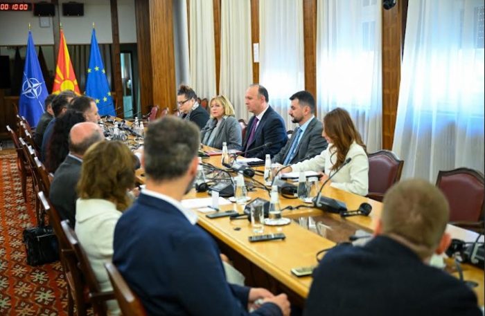 БЕШЕ РАЗГЛЕДАН НАПРЕДОКОТ И СЛЕДНИТЕ ЧЕКОРИ: Средба на Гаши со Сојузот на синдикати во високото образование