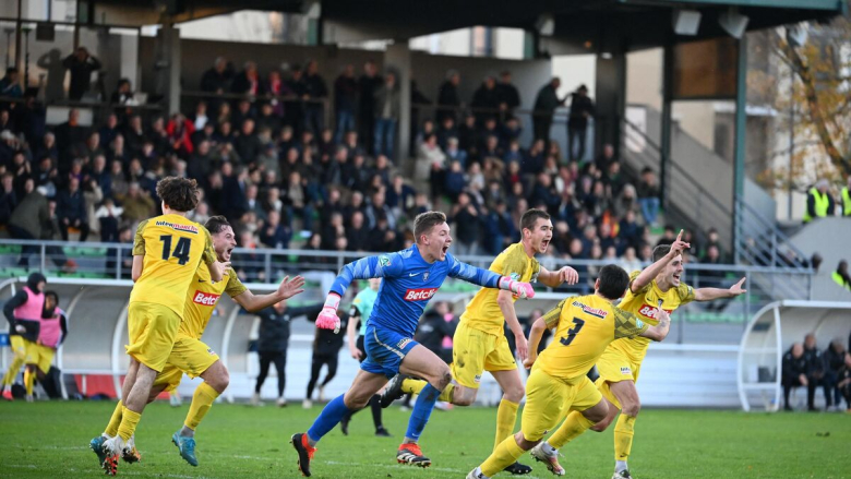 Луд гол на голман со ножички во Франција