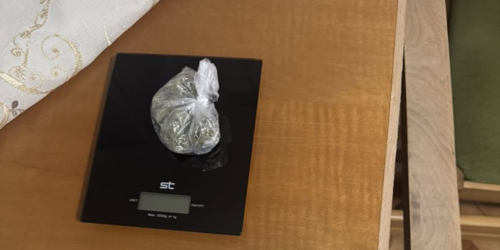 Приведени две лица од гостиварско, пронајдена дрога