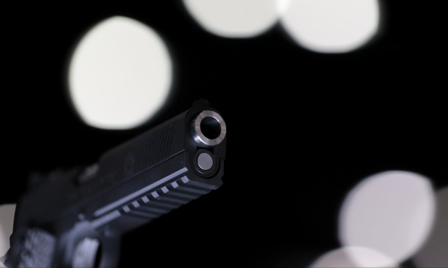 Пукање пред угостителски објект во Скопје, нападнати дедо и внук