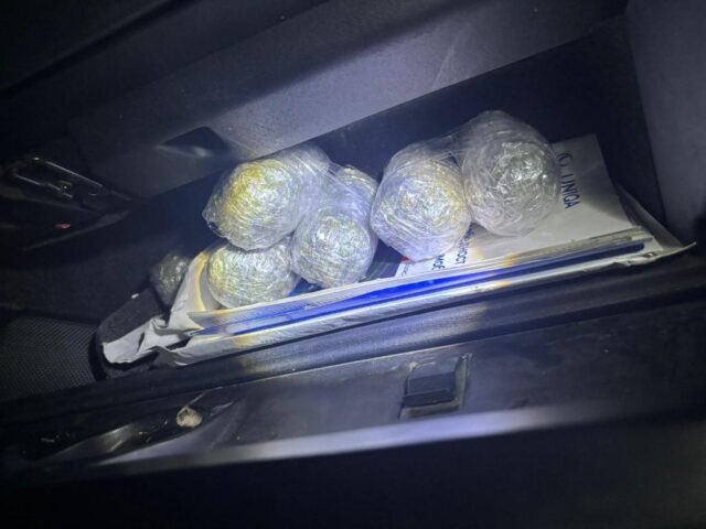 Тетовци криеле шест ќеси со марихуана во „ауди“