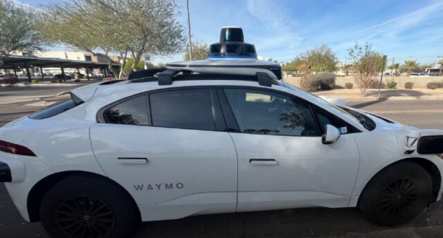 Автономните такси стануваат сè пораспространети – Waymo се проширува во уште три градови