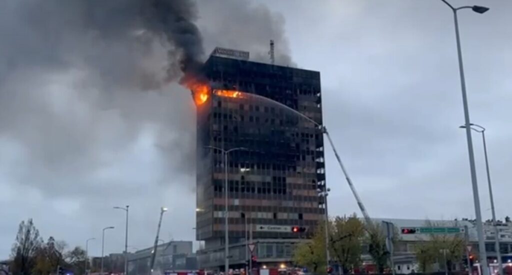 Едно лице уапсено поради пожарот во облакодерот „Вјесник“