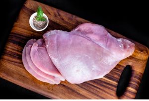 ЕКСПЕРТИТЕ КОНЕЧНО ОДЛУЧИЛЕ: Ова месо го зазеде ПРВОТО МЕСТО, посно е и полно со протеини, а сите јадеме ПРЕМАЛКУ од него