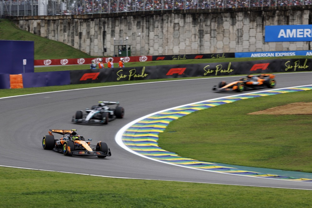 Норис триумфира во Бразил, а Ферстапен се „врати од мртвите“ и освои подиум (ВИДЕО)