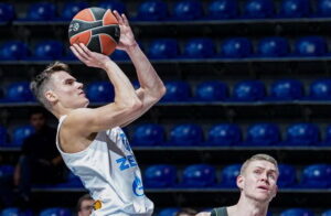 Димитријевиќ се врати на терен и му донесе победа на Зенит