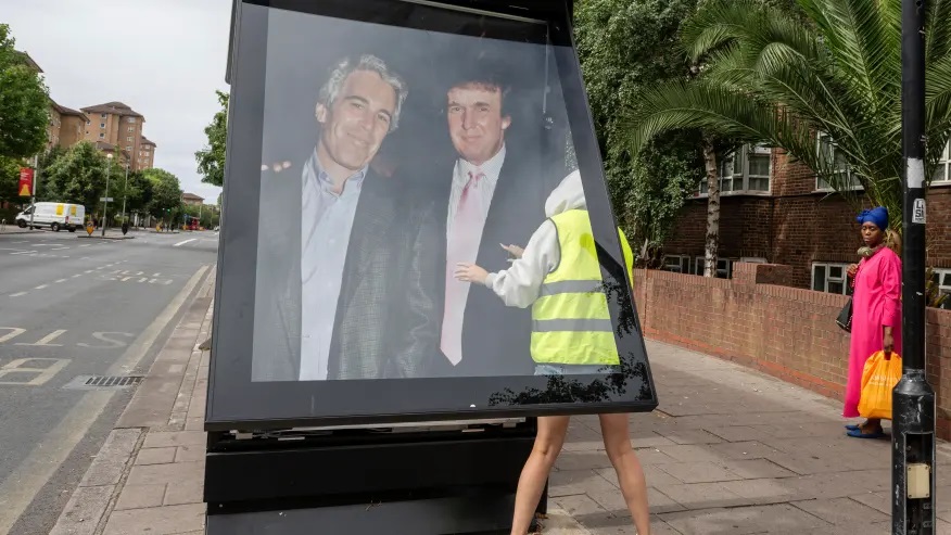 Демократите ги објавуваат документите за Епштајн: „Трамп знаел за девојките“