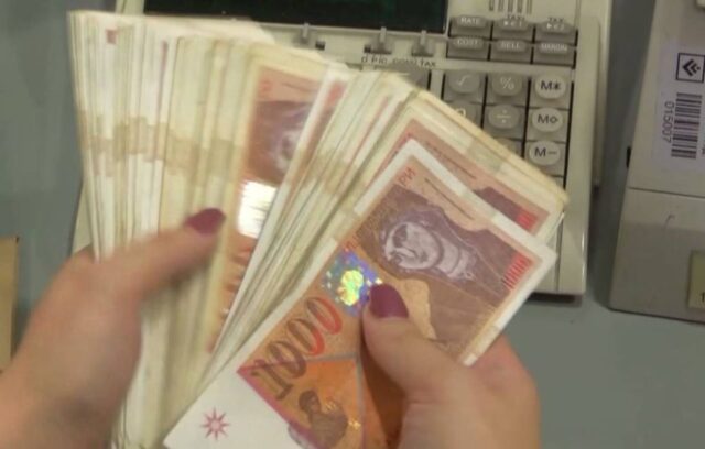 Просечната бруто-плата во септември достигна 68.392 денари