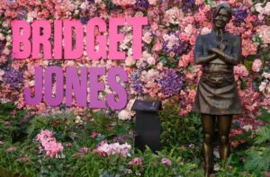 Откриена статуа на Бриџит Џонс во центарот на Лондон: Таа е вистинска лондонска хероина