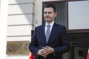 Муцунски не кажува колку инвестиции донел во државата?!