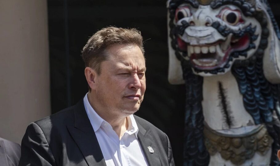 Илон Маск ја критикува ЕУ: Лидерот на Унијата треба да го избираат директно граѓаните