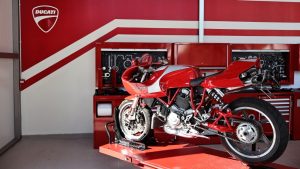 Отворен сервисот за Дукати: Тука мотоциклот се носи од љубов, не од мака