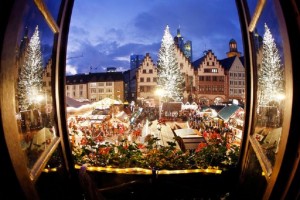 Божикниот базар во Магдебург повторно отворен – една година по терористичкиот напад со автомобил