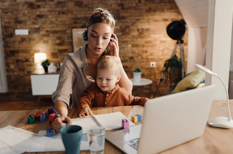 СОСЕДНА ЗЕМЈА ИЗГЛАСА: Родителите на деца под 12 години ќе работат скратено или од далечина за време на летниот распуст