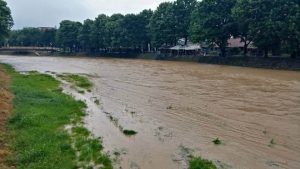 Жолто ниво на предупредување од поплави во целата земја