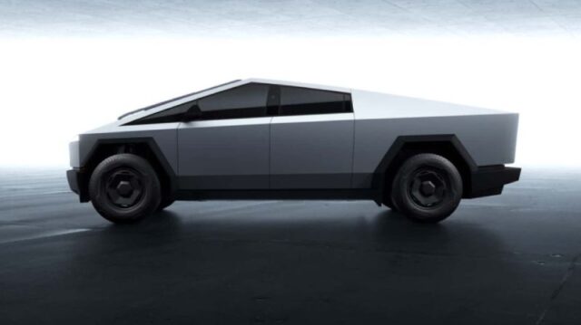 Главоболката на Tesla продолжува: Сопствениците на Cybertruck имаат проблеми со покривот на возилото