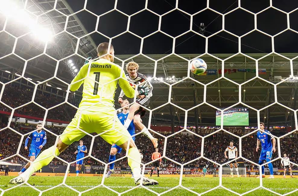 Германија и Холандија на спектакуларен начин го одбележаа пласманот на Мундијалот (ВИДЕО)