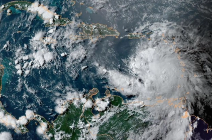 Бурата Клаудија усмрти три лица во Португалија, а предизвика поплави во Велика Британија